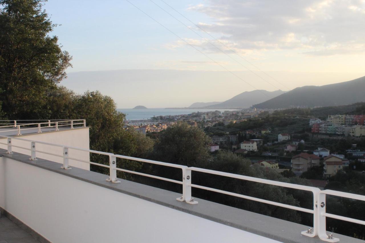 Apartamento Abelia 4 Pietra Ligure Exterior foto